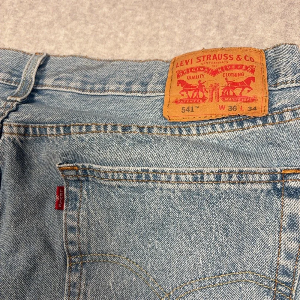 Levis 541 Jeans Mens 36x32 Blue Athletic Taper Stretch Denim Light Wash Pants